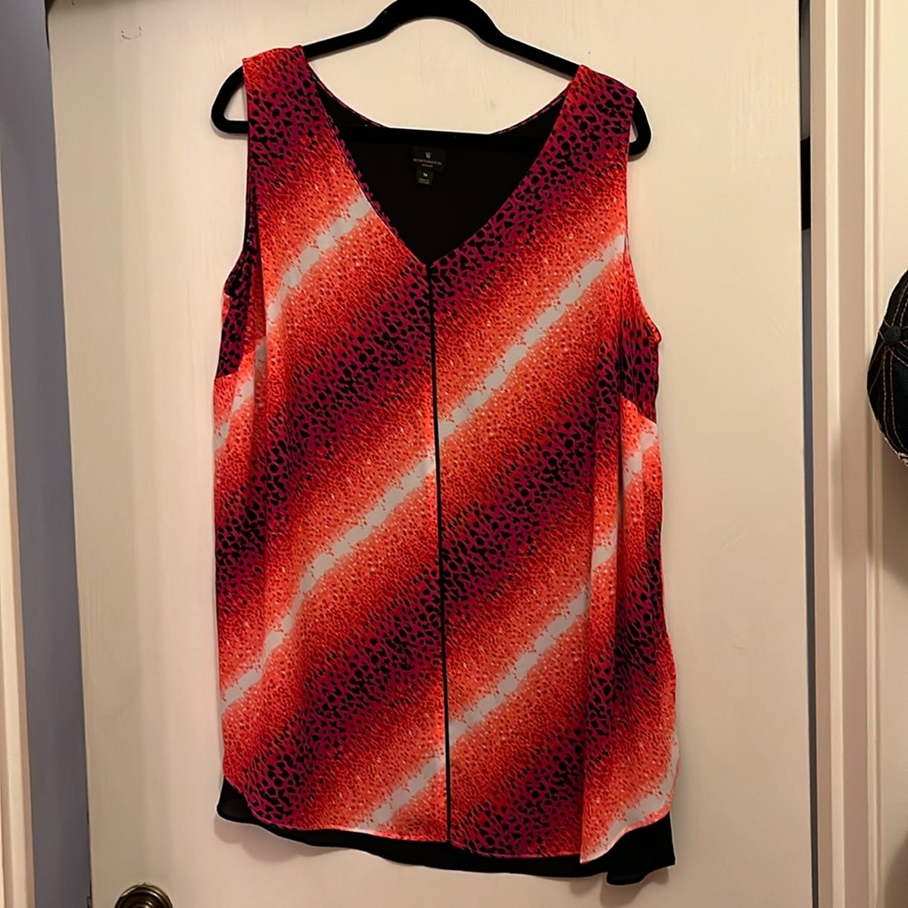 ❤️‍🔥BOGO free (equal or lesser value). Sleeveless top